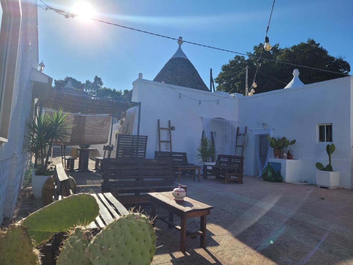 Trulli La Cariola Bed & Breakfast Locorotondo Exterior photo